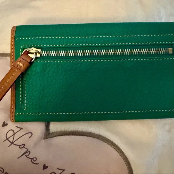 Dooney & Bourke Emerald NWOT Wallet - Picture 2 of 5